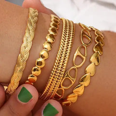 Eterna Gold Heart Bracelet - Bracelet