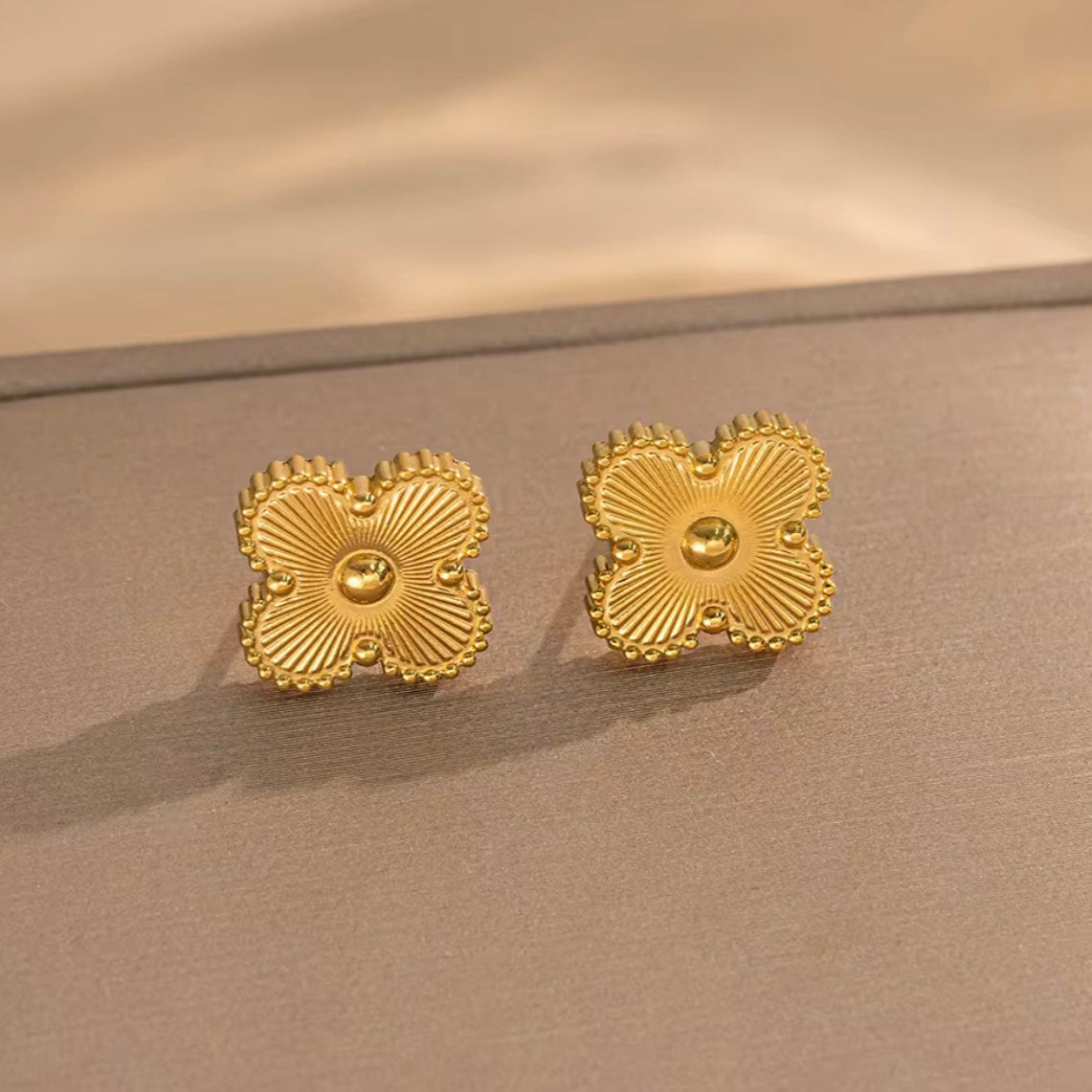 Clover Earrings-Gold